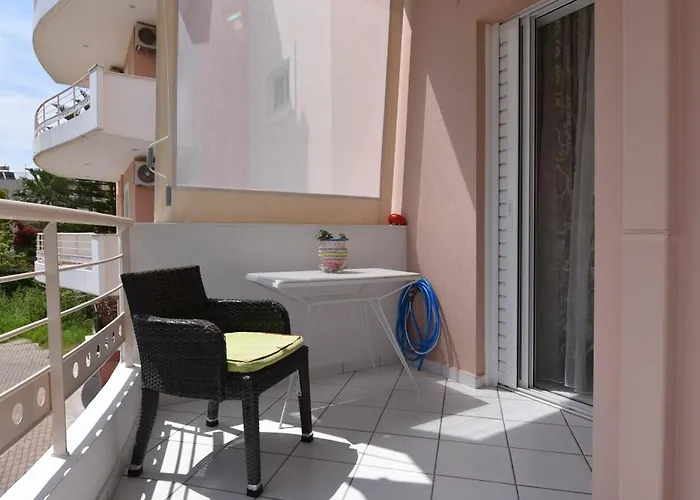 Tombra Каламата